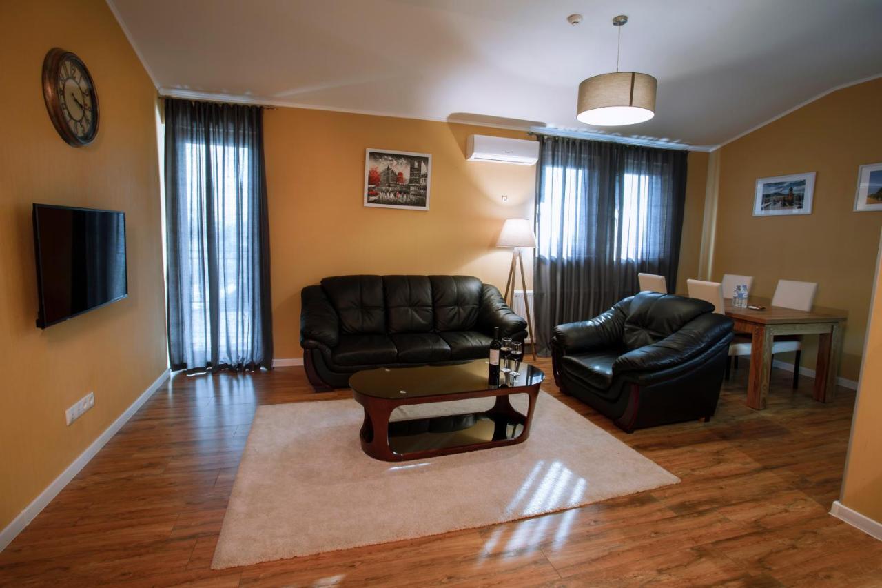 Apart Hotel West Tbilisi Ngoại thất bức ảnh
