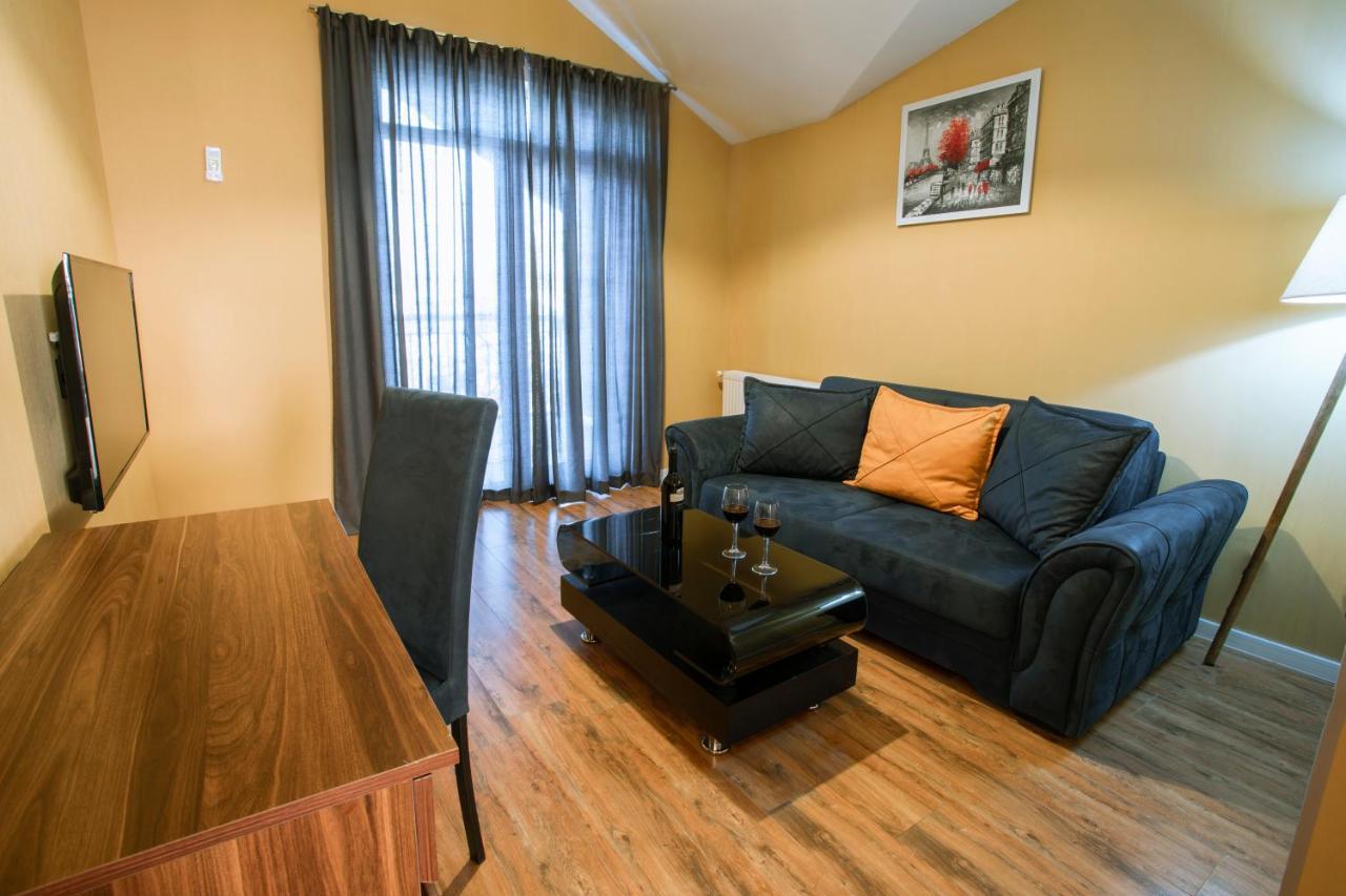 Apart Hotel West Tbilisi Ngoại thất bức ảnh