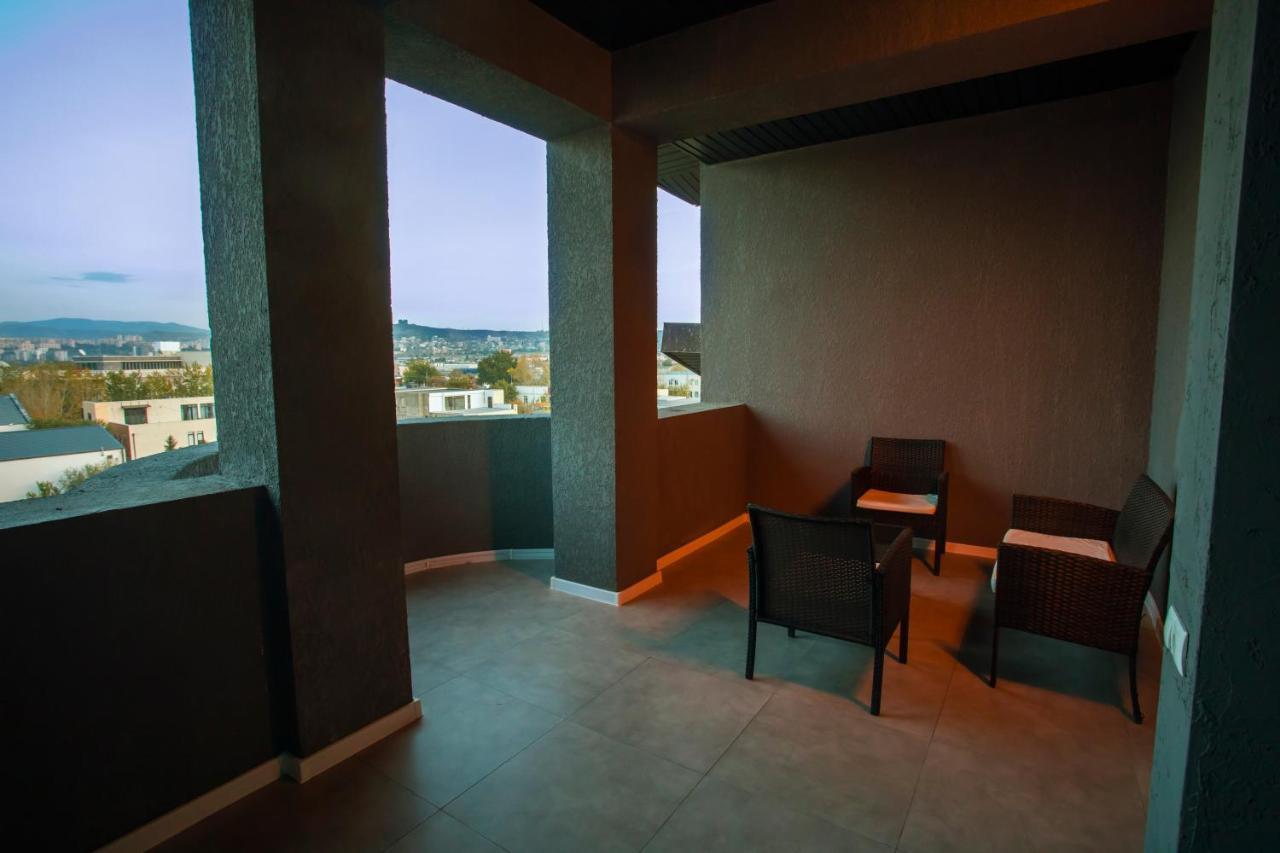 Apart Hotel West Tbilisi Ngoại thất bức ảnh
