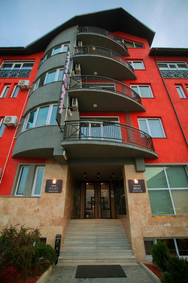 Apart Hotel West Tbilisi Ngoại thất bức ảnh