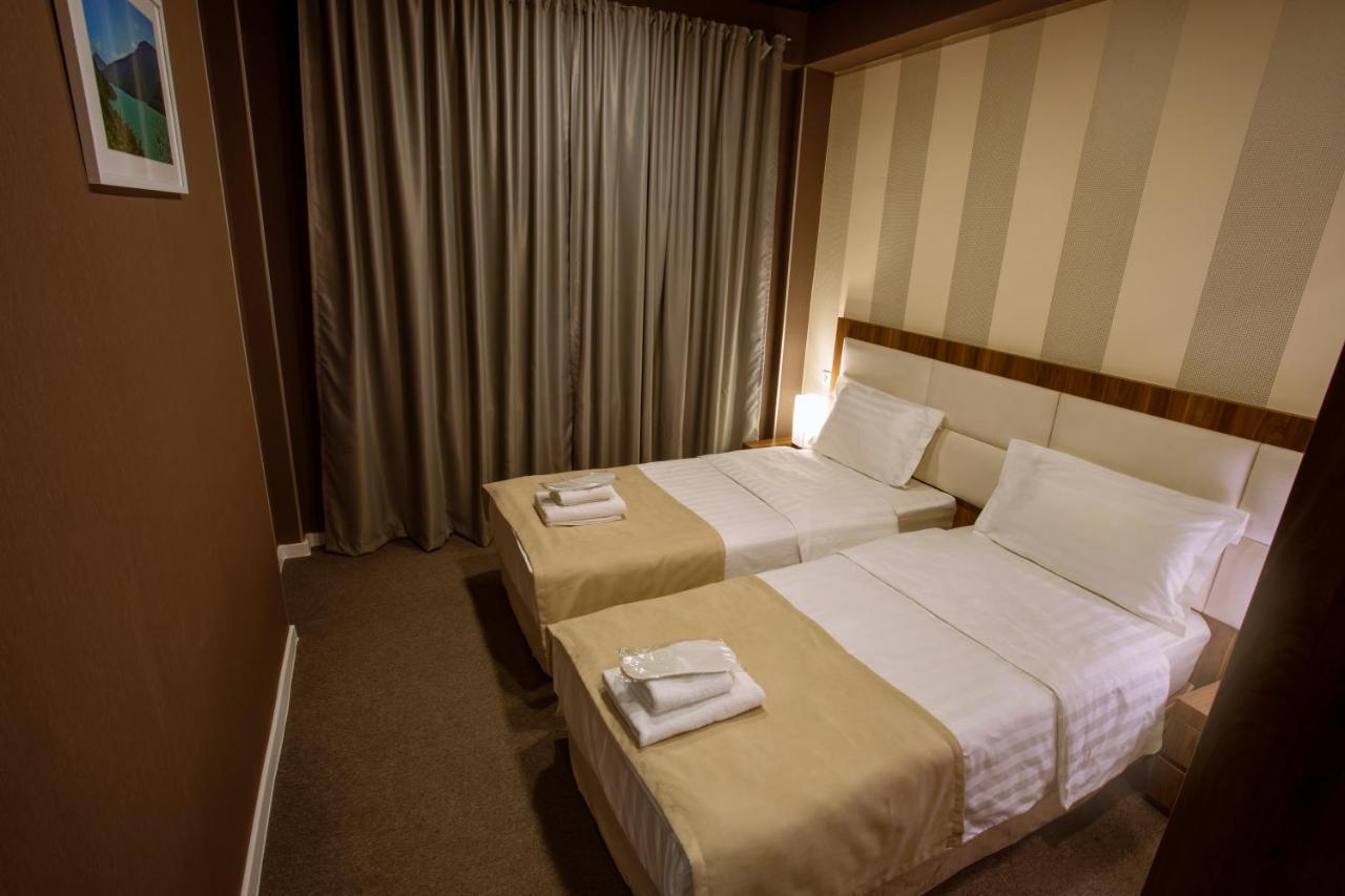 Apart Hotel West Tbilisi Ngoại thất bức ảnh